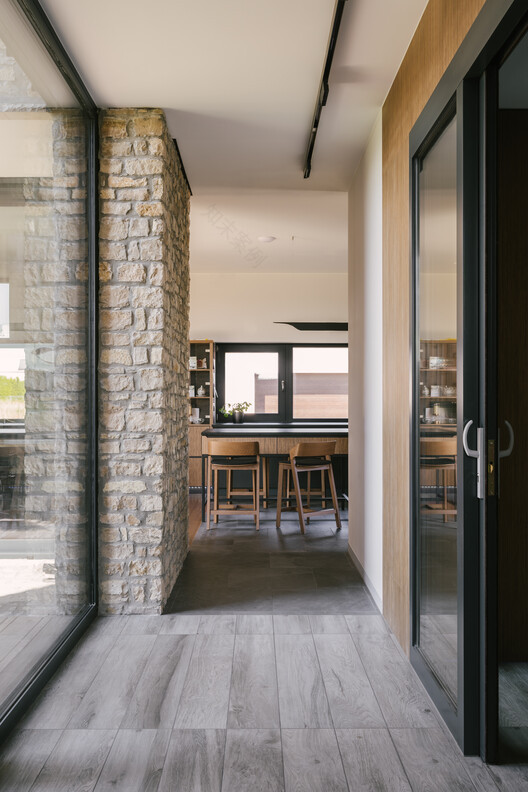 波兰田野中的和谐共生建筑丨波兰波莱丨Staruń Wanik Architects-21