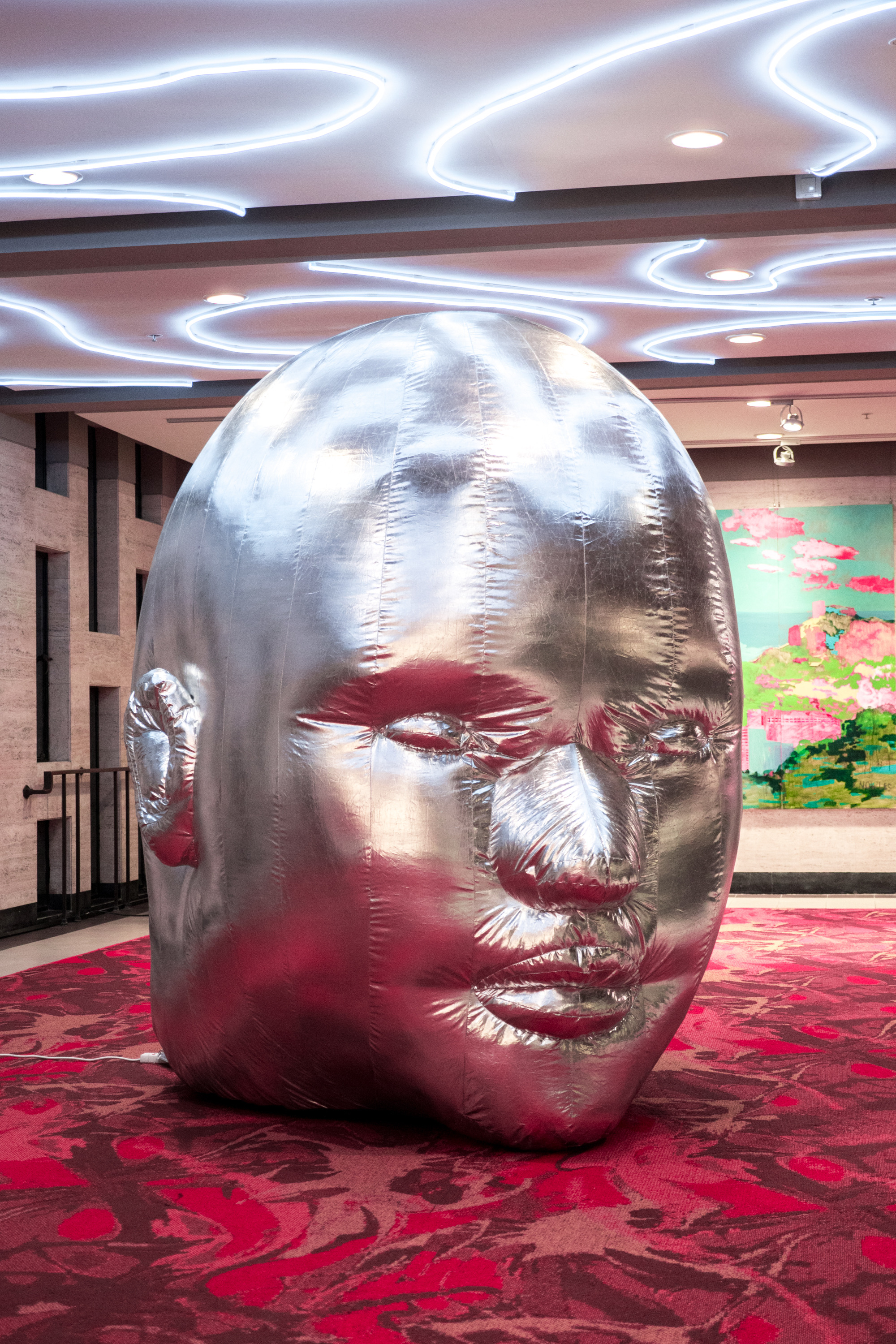 充气雕塑构建数字化空间，时尚与建筑的跨界融合-13