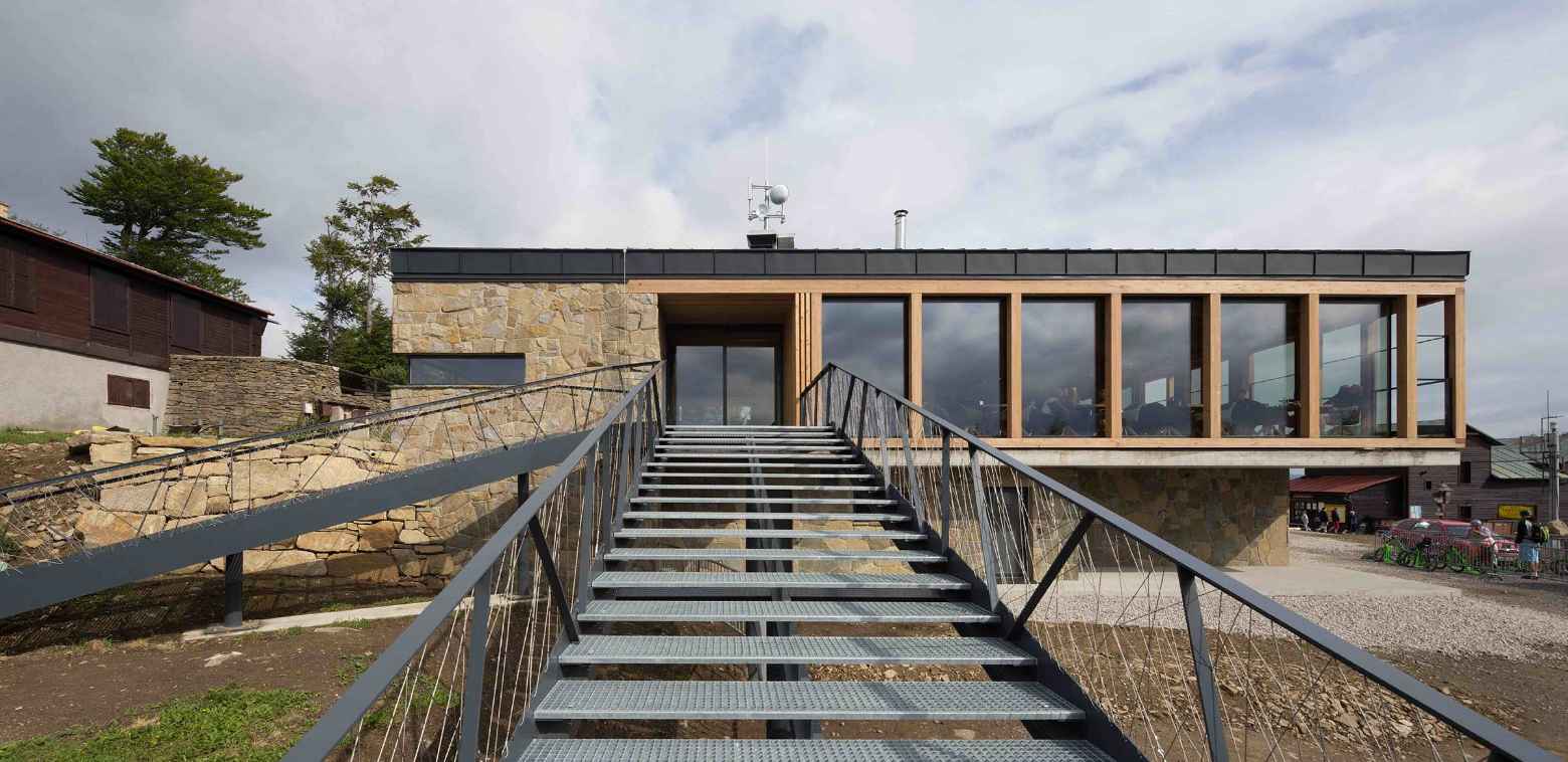 Výstupní stanice lanové dráhy na Pustevnách – Mrva.net-14