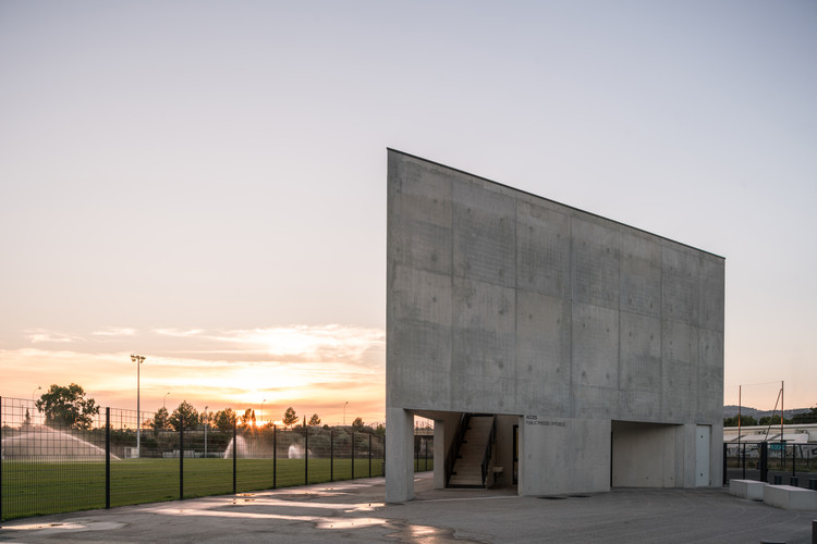 Si·Fours·Les·Plages 城市体育看台建筑-14