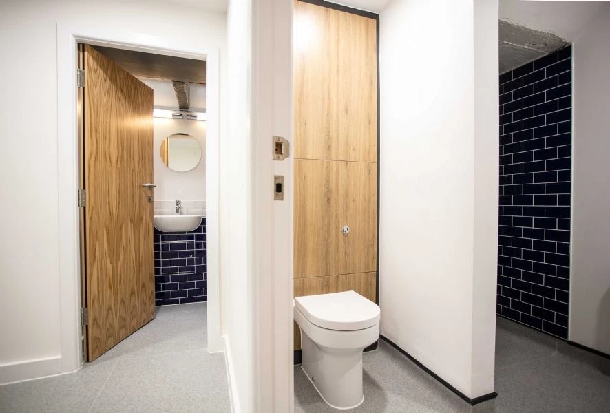 英国 Bristol 市 St Stephens House 办公室翻新设计-26