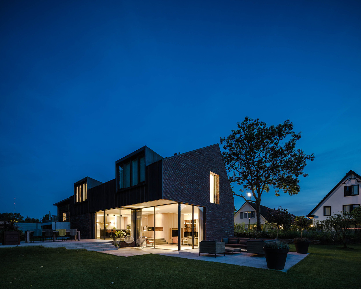 荷兰 IJsselstein 别墅,现代简约与能源管理的完美结合-31