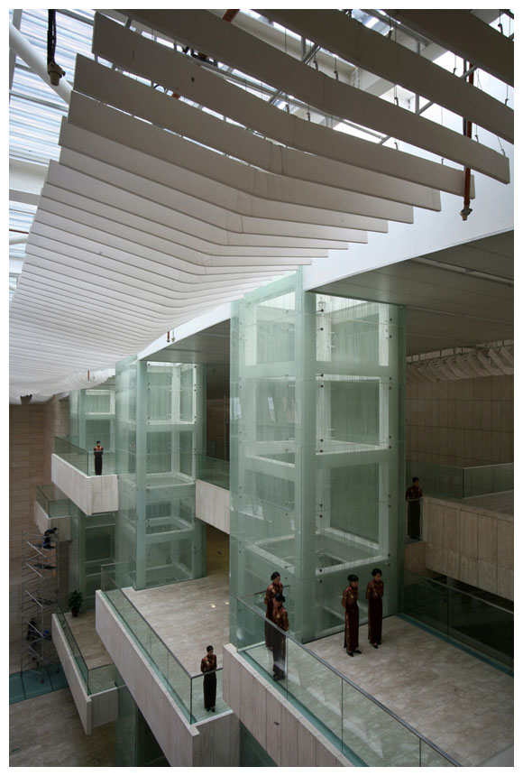 人造紅色峽谷，廣州白雲國際會議中心／BURO II + CITIC | FAM-40