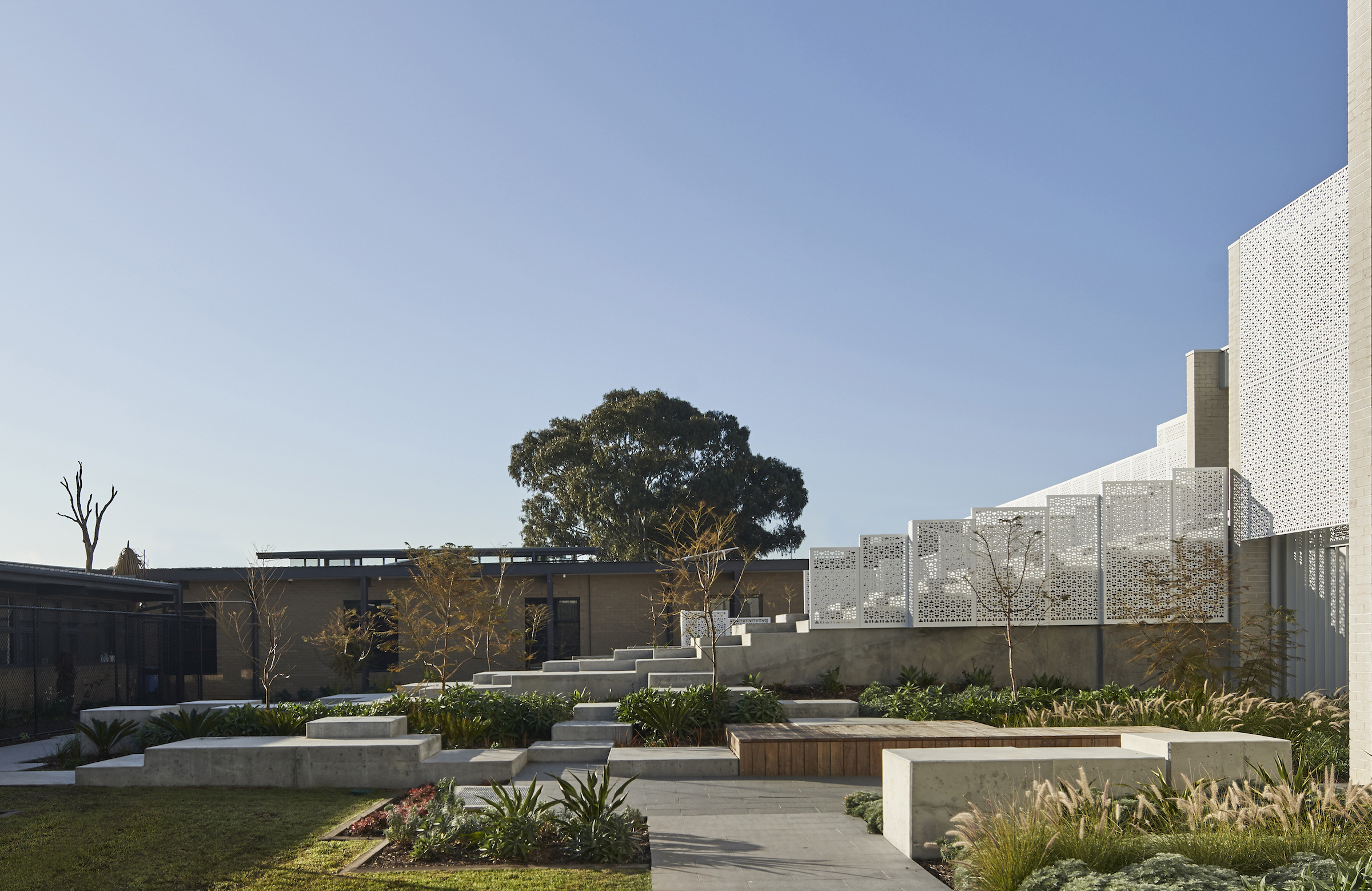 创意景观学习空间 · “巨人之路”融入圣弗朗西斯泽维尔学院-16