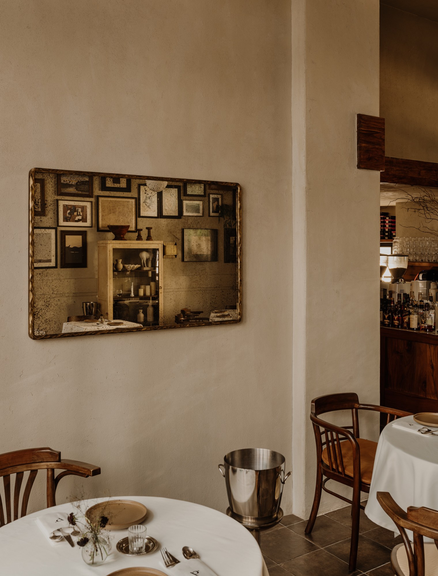 由于PAIX PiPi Hookan并非常见词汇，没有确切的对应翻译，可能是特定的名称，难以准确翻译丨中国广州丨尚壹扬设计（谢柯等8人）-22