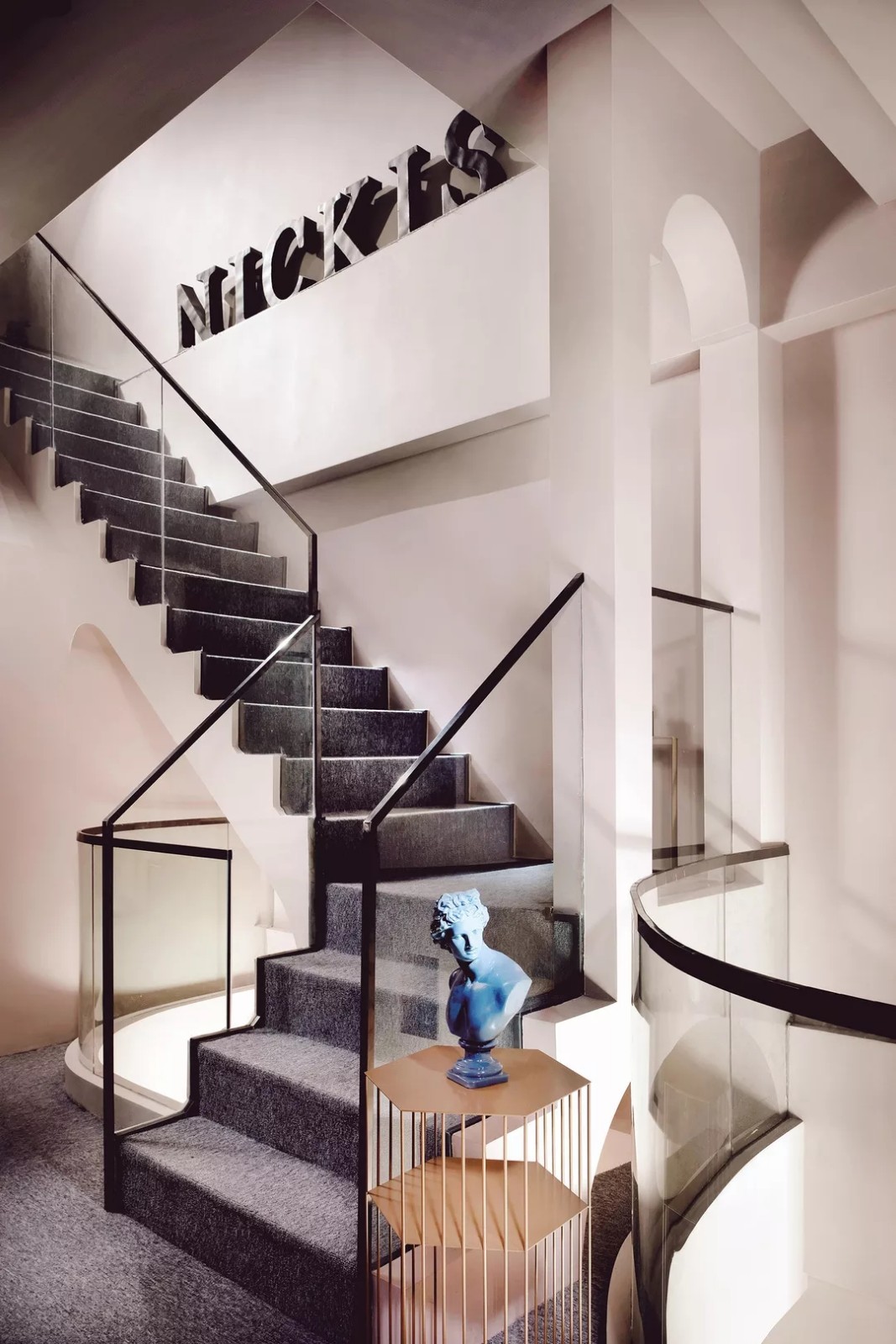 摩洛哥风情的极致旋转楼梯设计-17