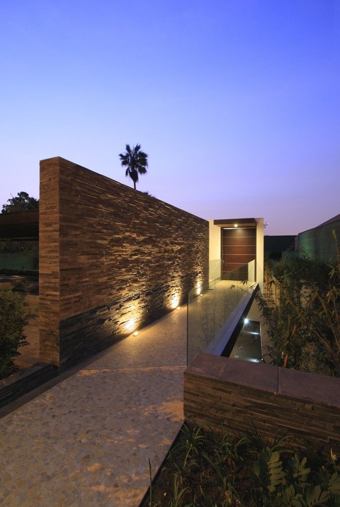 秘鲁利马“Casuarinas’House”现代宜居别墅-23