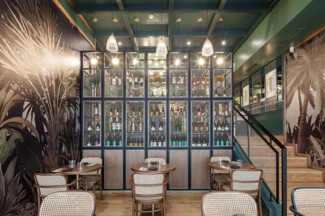 绿色风情素食餐厅 | 金碧辉煌的自然空间-11