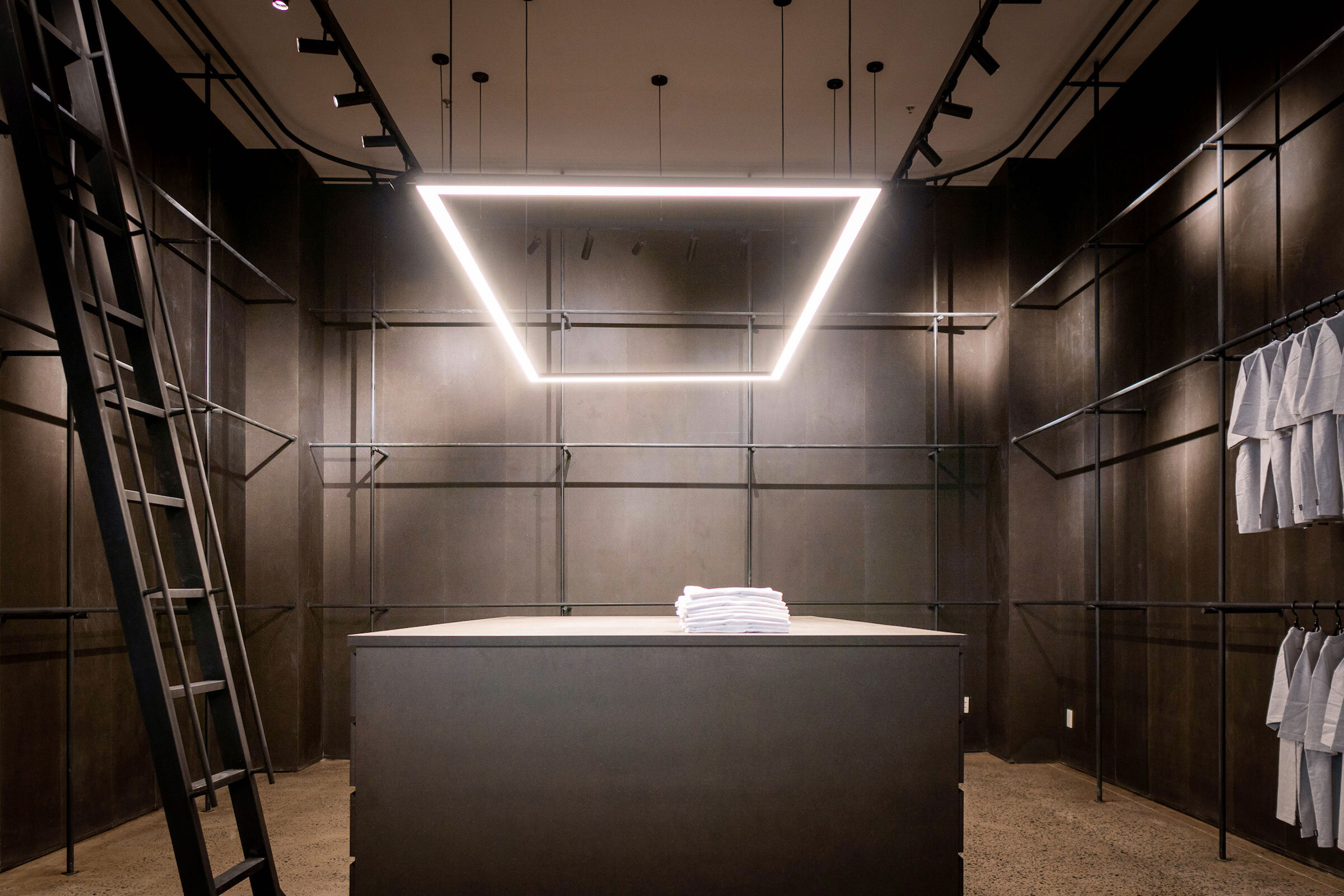 A Clothing Factory That’s Anything but Run-of-the-Mill — Design Anthology-12