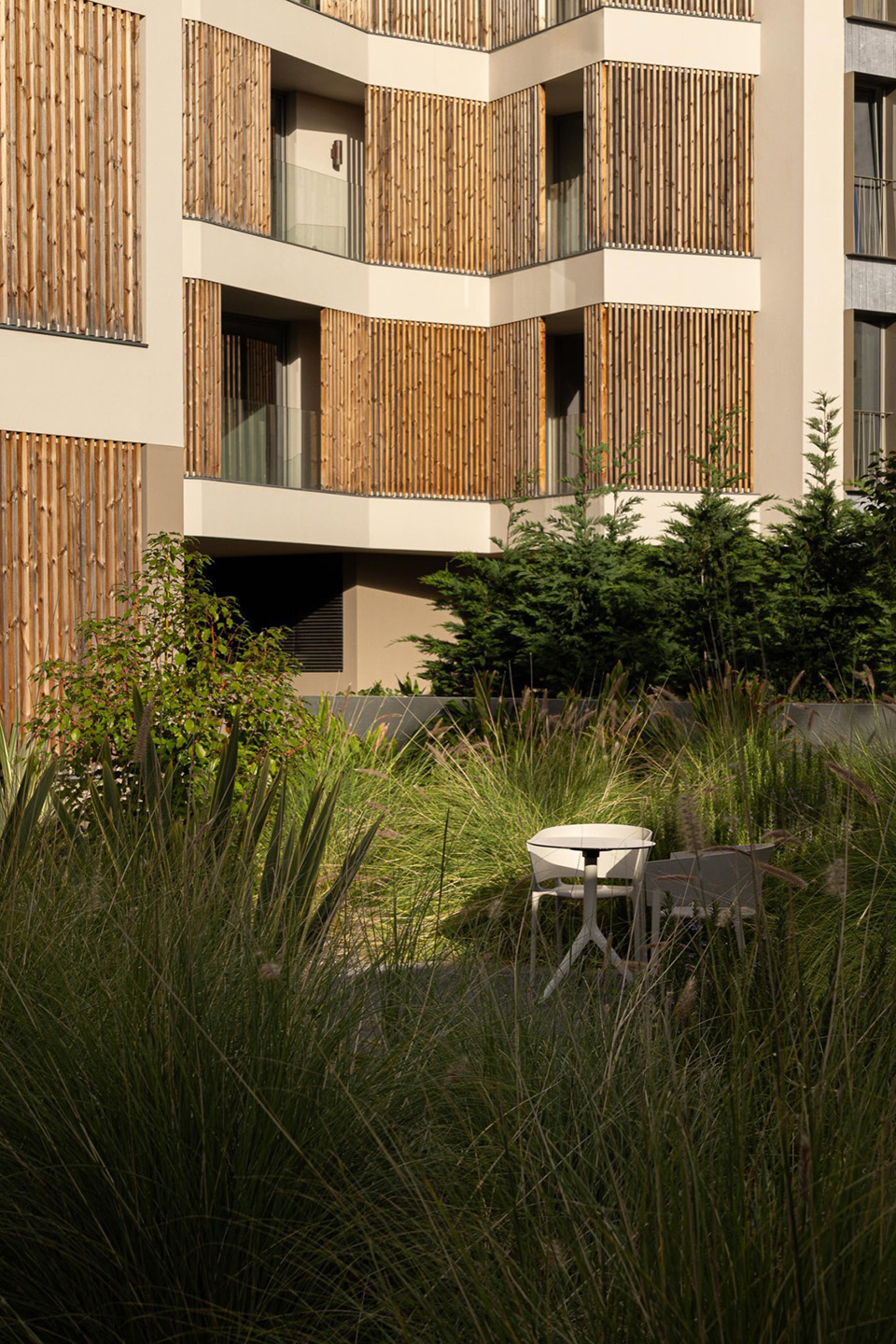 ERNESTO DO CANTO住宅区丨葡萄牙蓬塔德尔加达丨BOX arquitectos-150