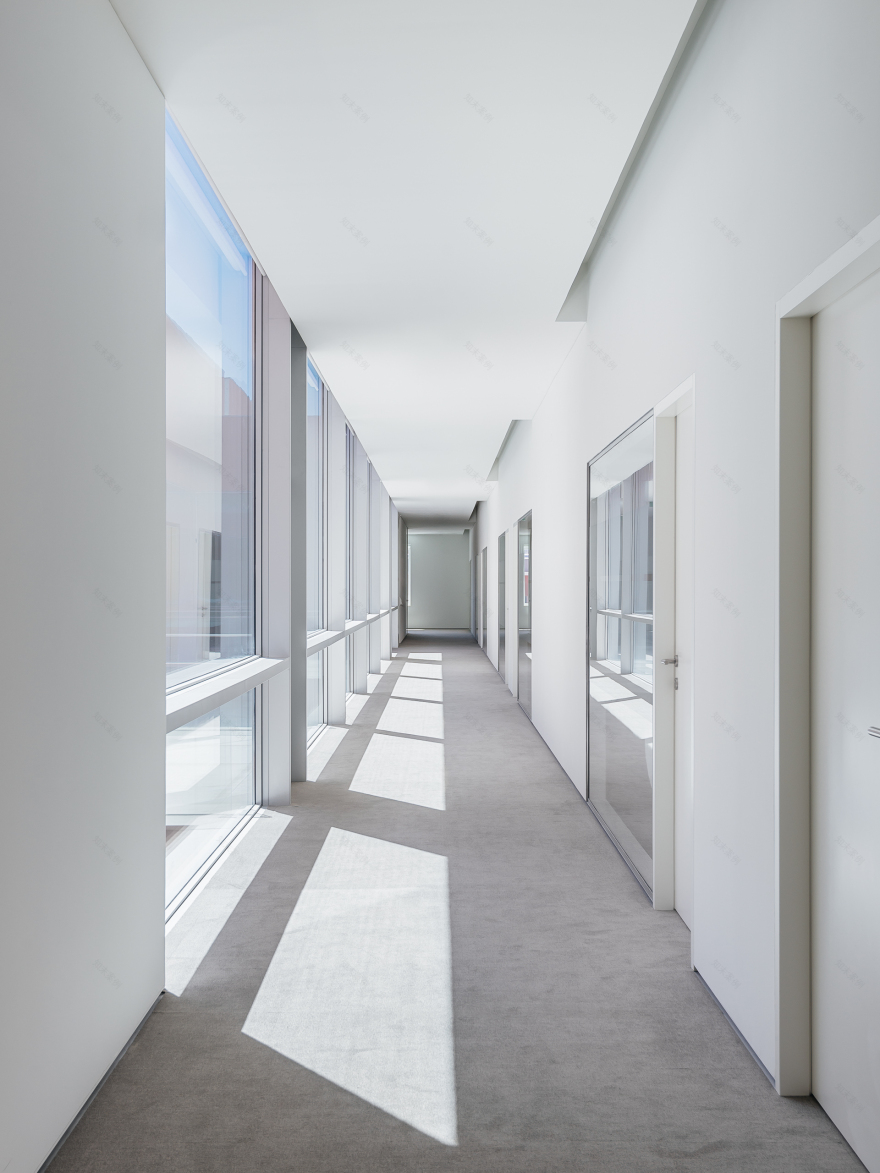 葡萄牙 Plural 药店总部物流中心,古今交融的办公建筑-61