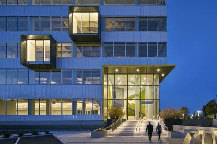 加州布里斯班滨海大道办公大楼室内外改造-10