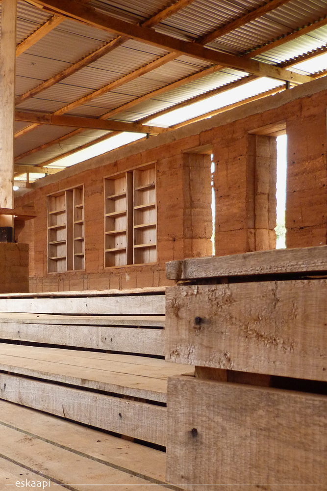 Framed Escape Library  eskaapi-52