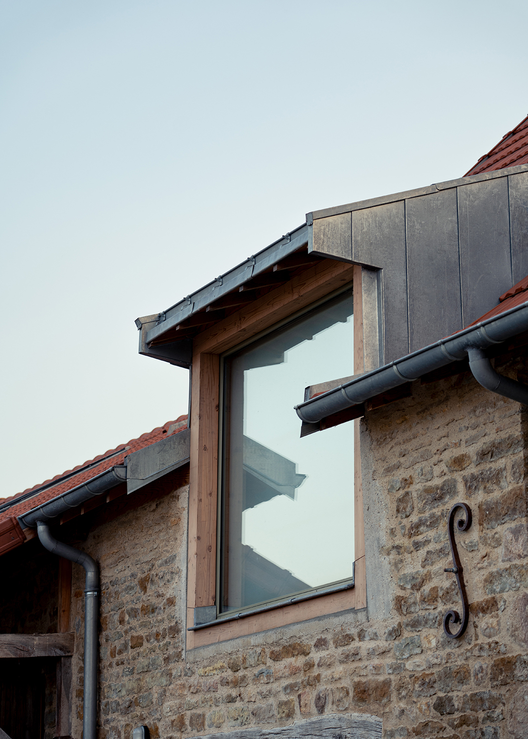 La Grange Burgundy Farm Renovation and Conversion / Le Dévéhat Vuarnesson Architectes-44