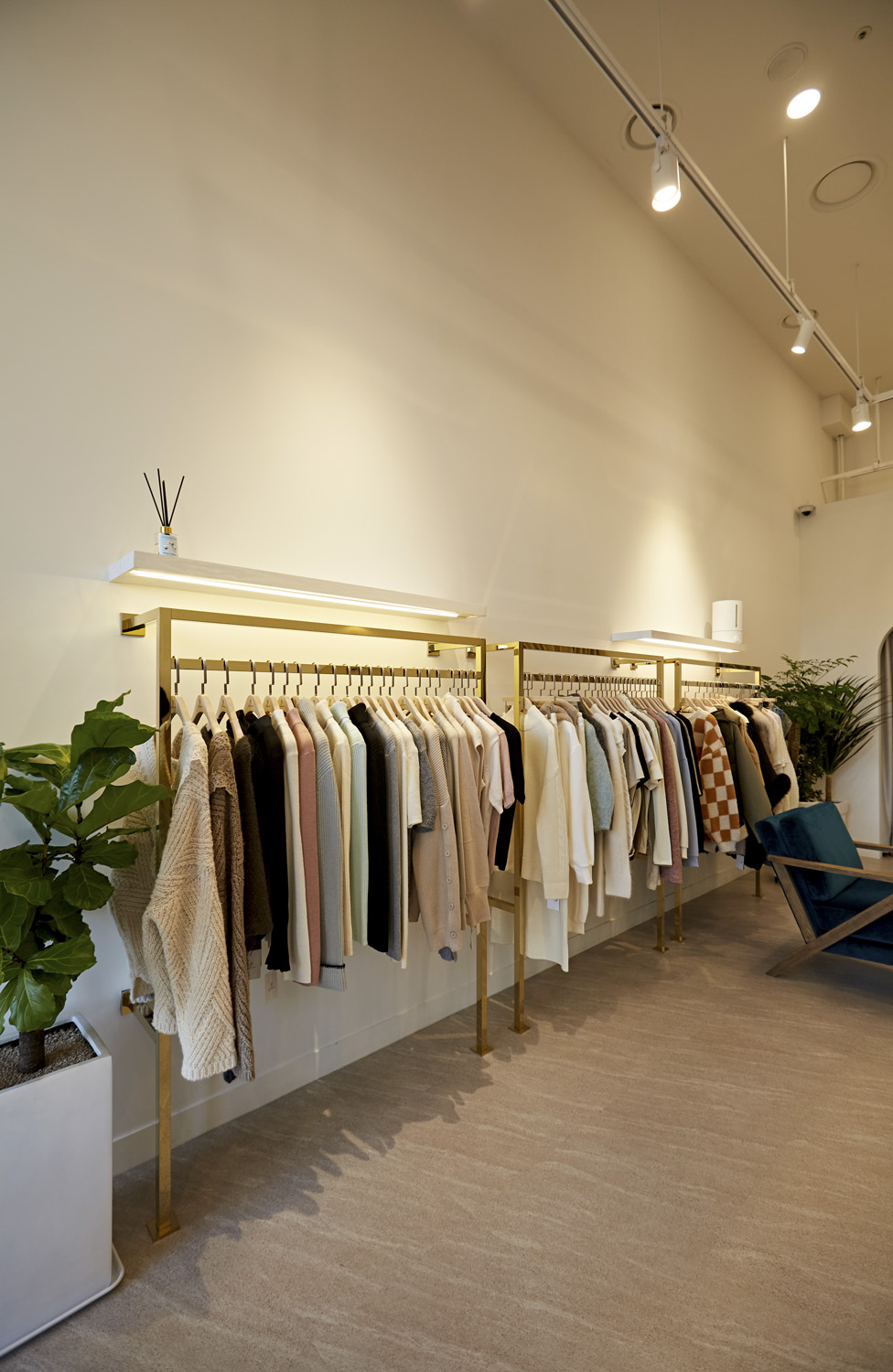 11 坪时尚服饰店 | 现代简约风的空间艺术-14