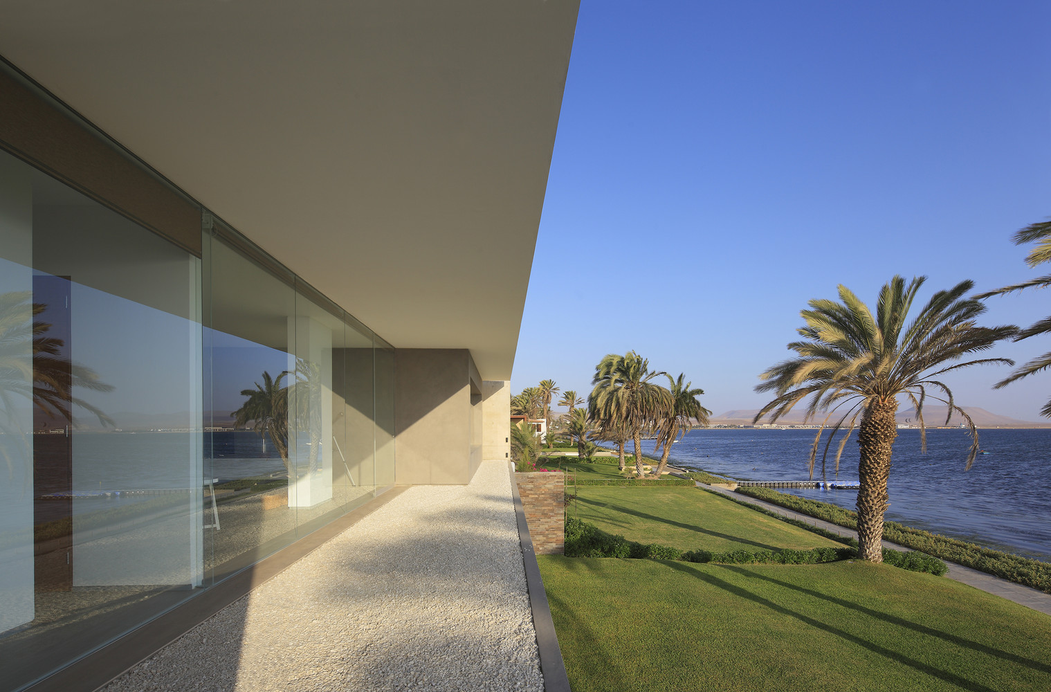 Peru 海滨别墅 | 透明空间与自然元素完美融合-69