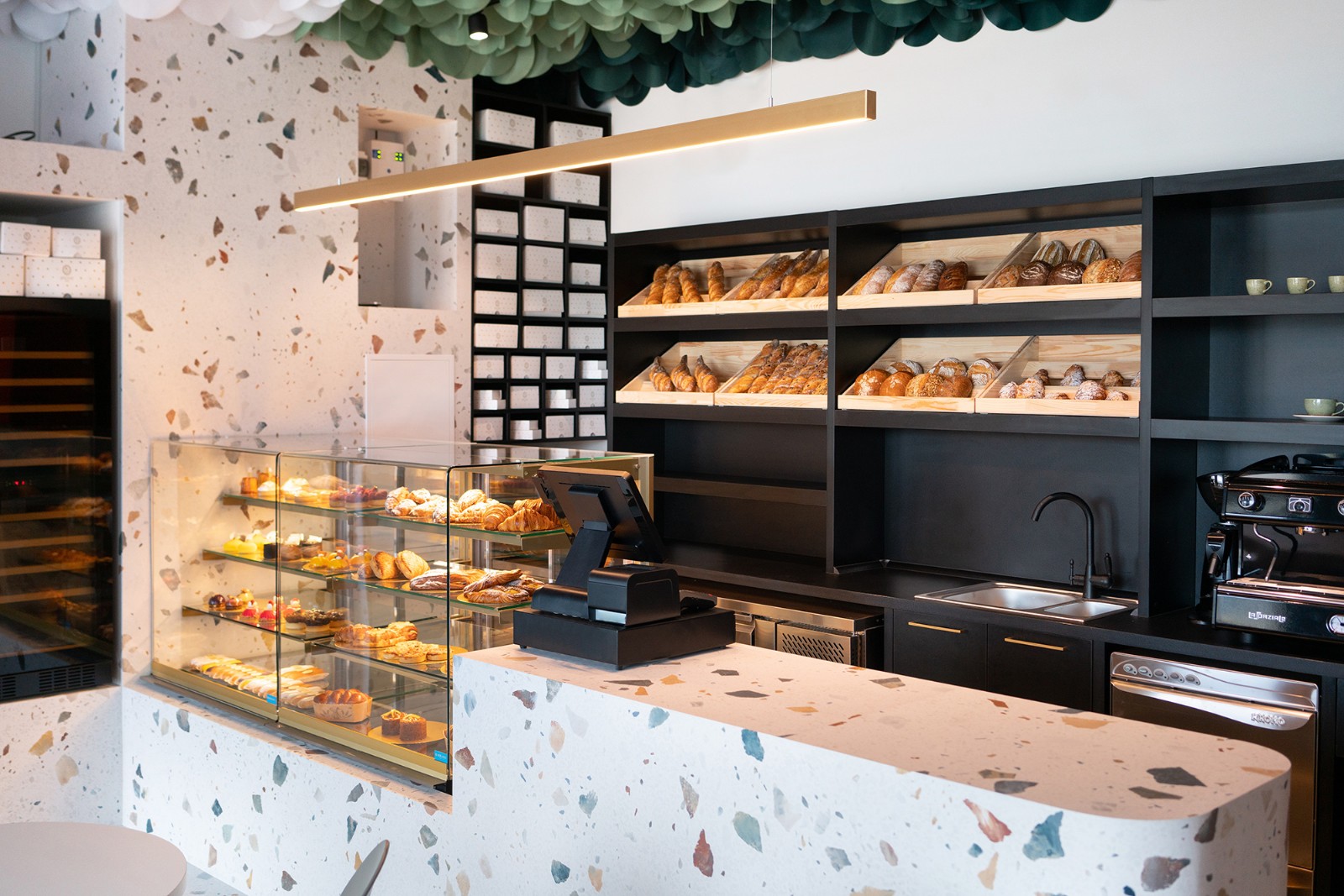 "Brioche Borovaya"甜品店 | 花朵元素营造满分甜蜜氛围-6