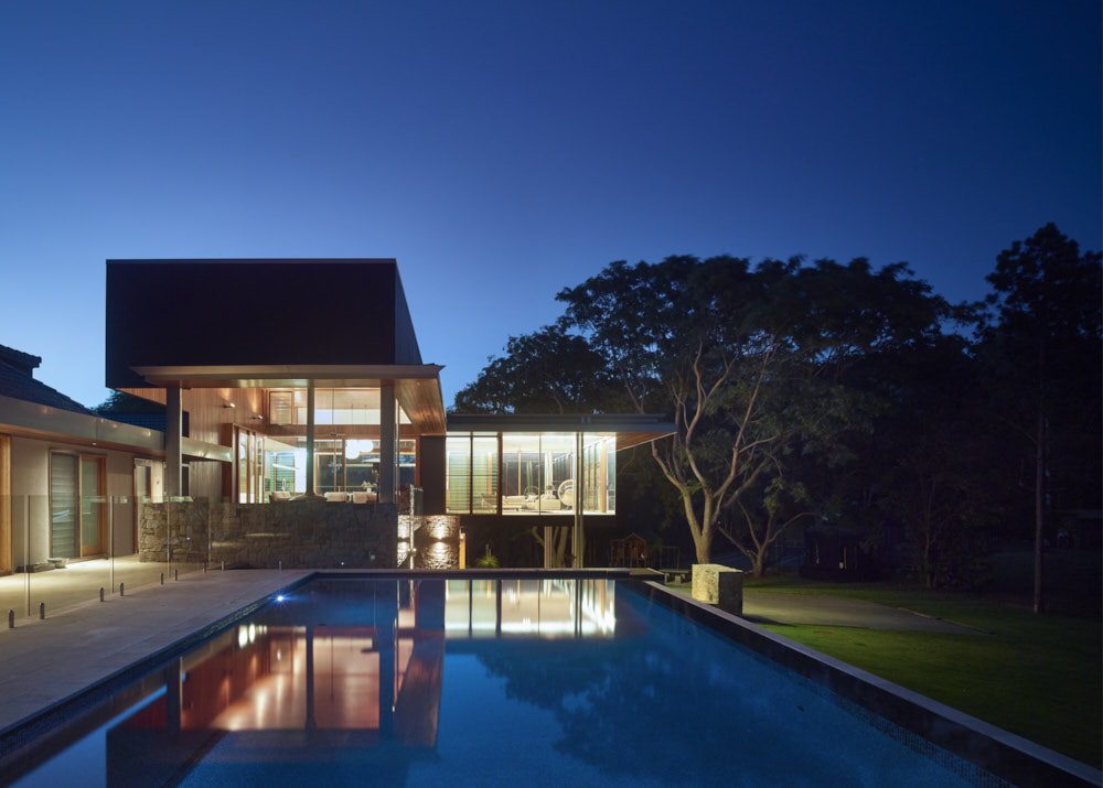 鹿 hurst 别墅 | 现代主义倾向的透明与坚实之作-12