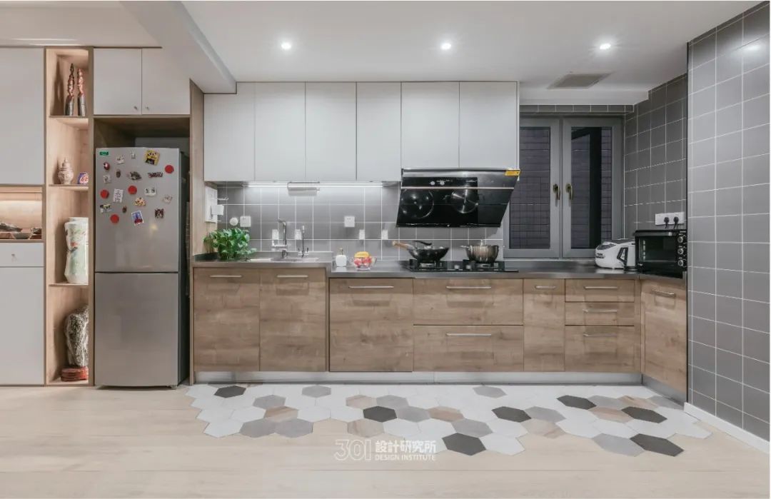 78 平米北欧风之家 | 墨绿背景墙的稳重与雅致-29