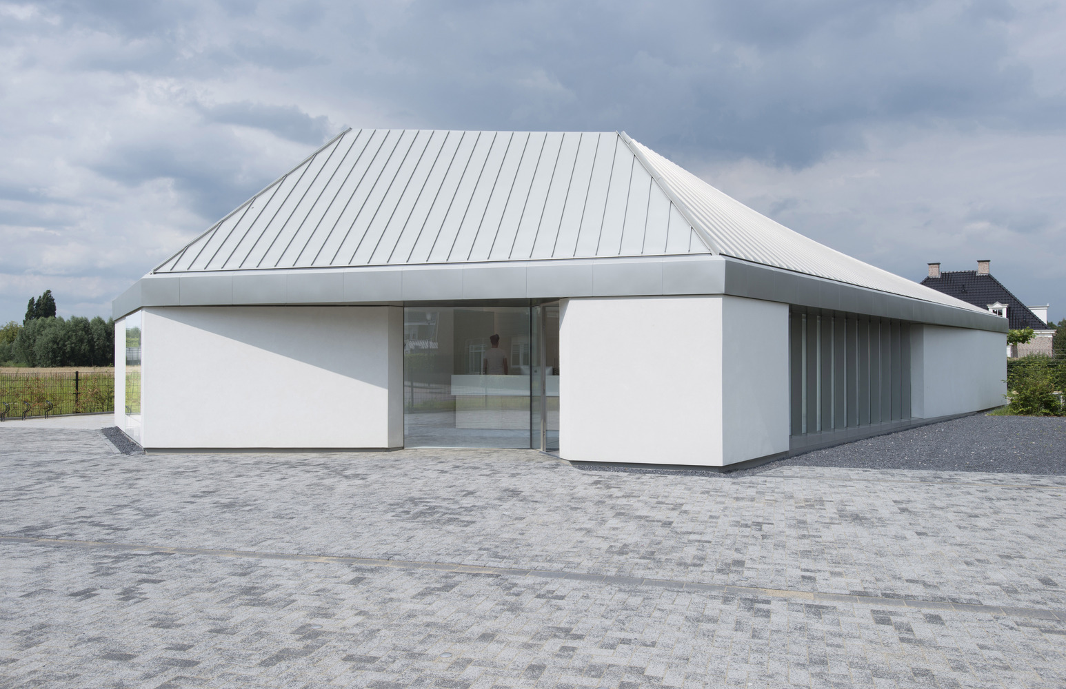 独立雕塑般的正畸诊所-28