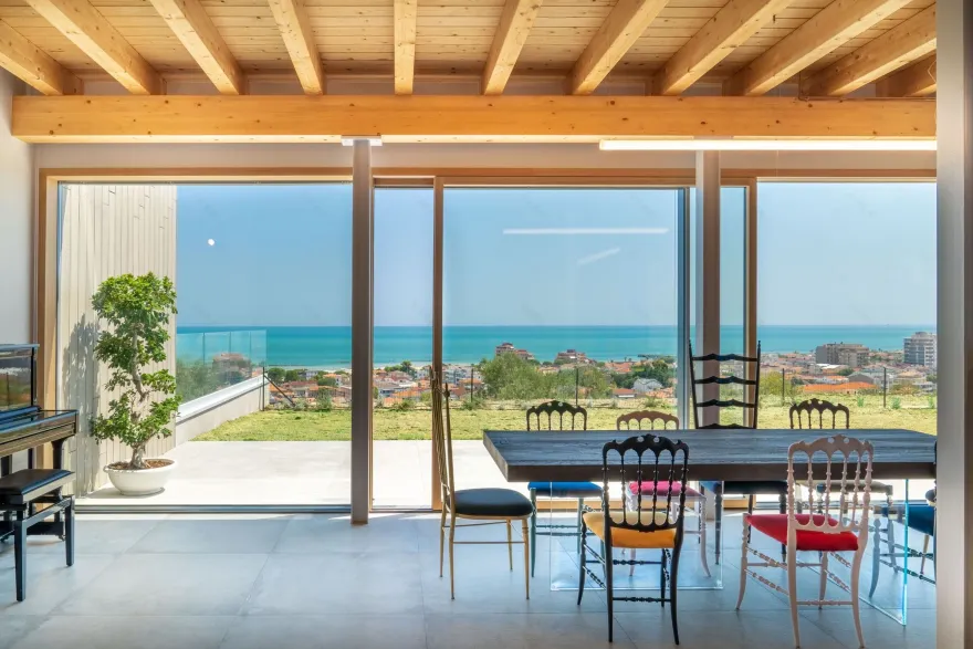 意式简约别墅 · 绿意与海景的生态家园-41