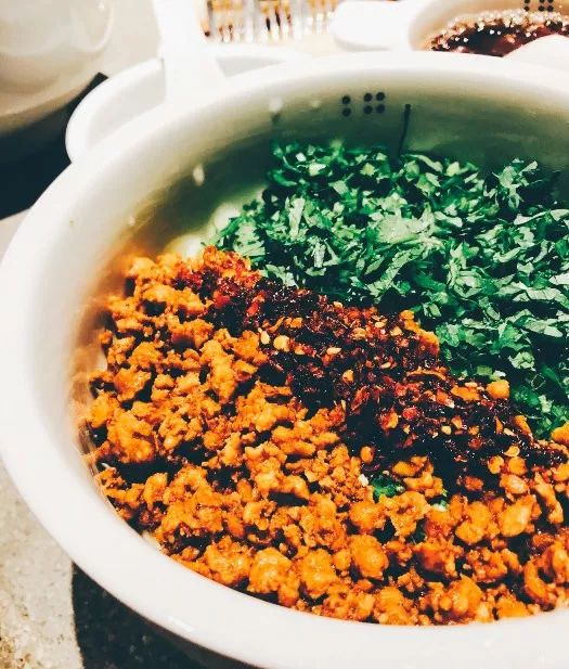 北京隐蔽网红拉面店,清水泥风诠释兰州文化-38