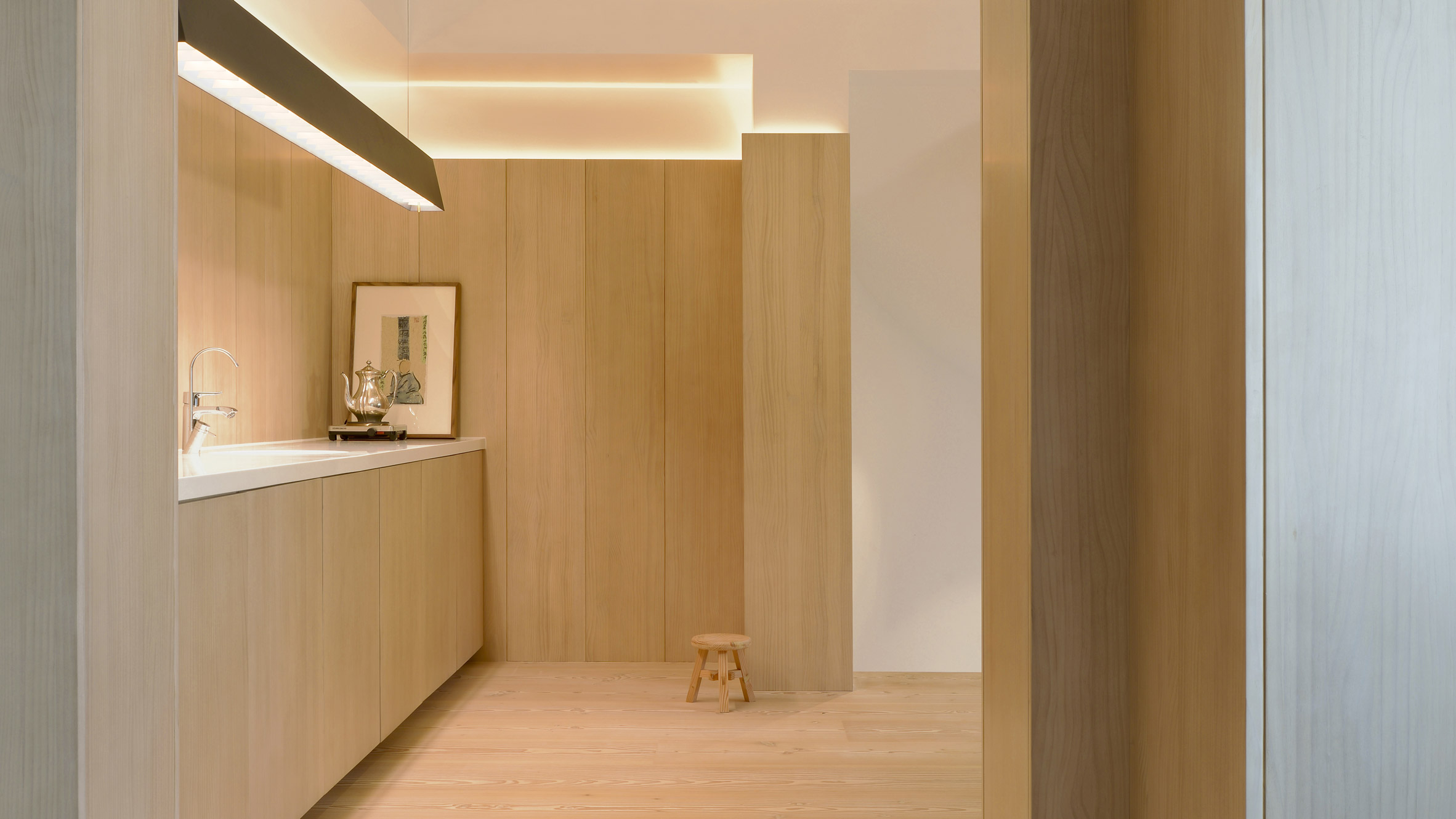 Natural materials offer "psychological wellbeing" at Xiang Jiang house-0