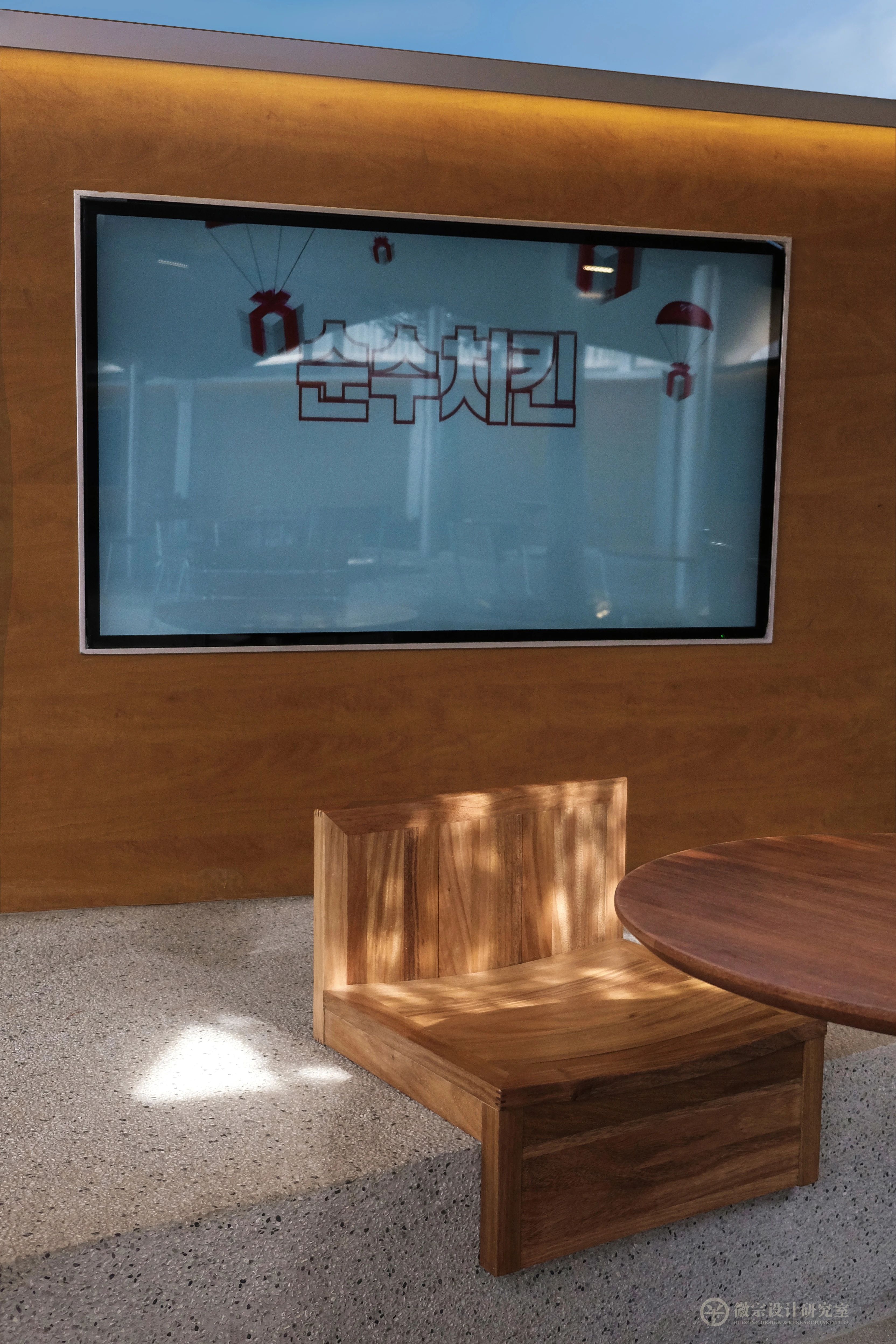 「被撕开的礼盒」SOONSOO CHICKEN中国首店设计丨中国郑州-39