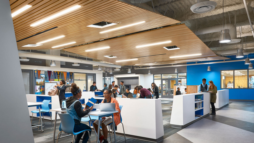 废弃办公楼变身高中新典范-4