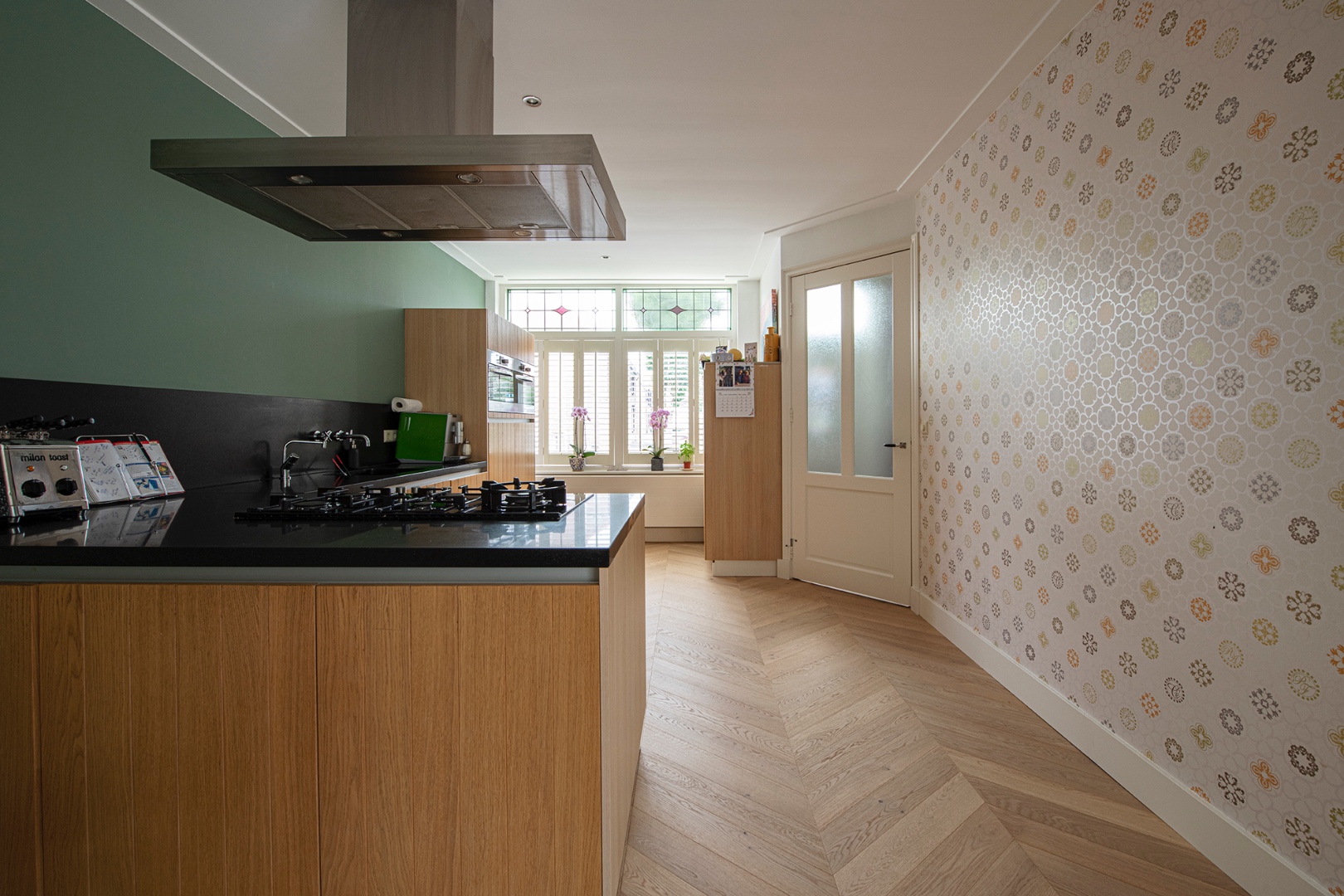 Lichte hongaarse punt in speels interieur-2