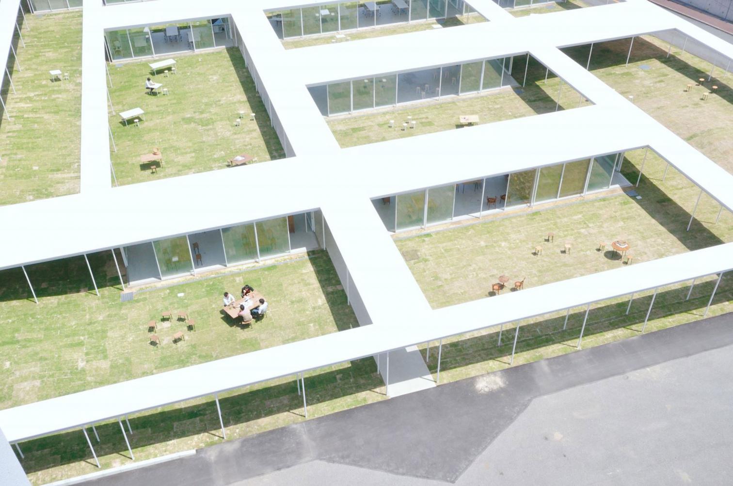 大学校园扩建 | 单层钢构，内外互通的开放空间-5