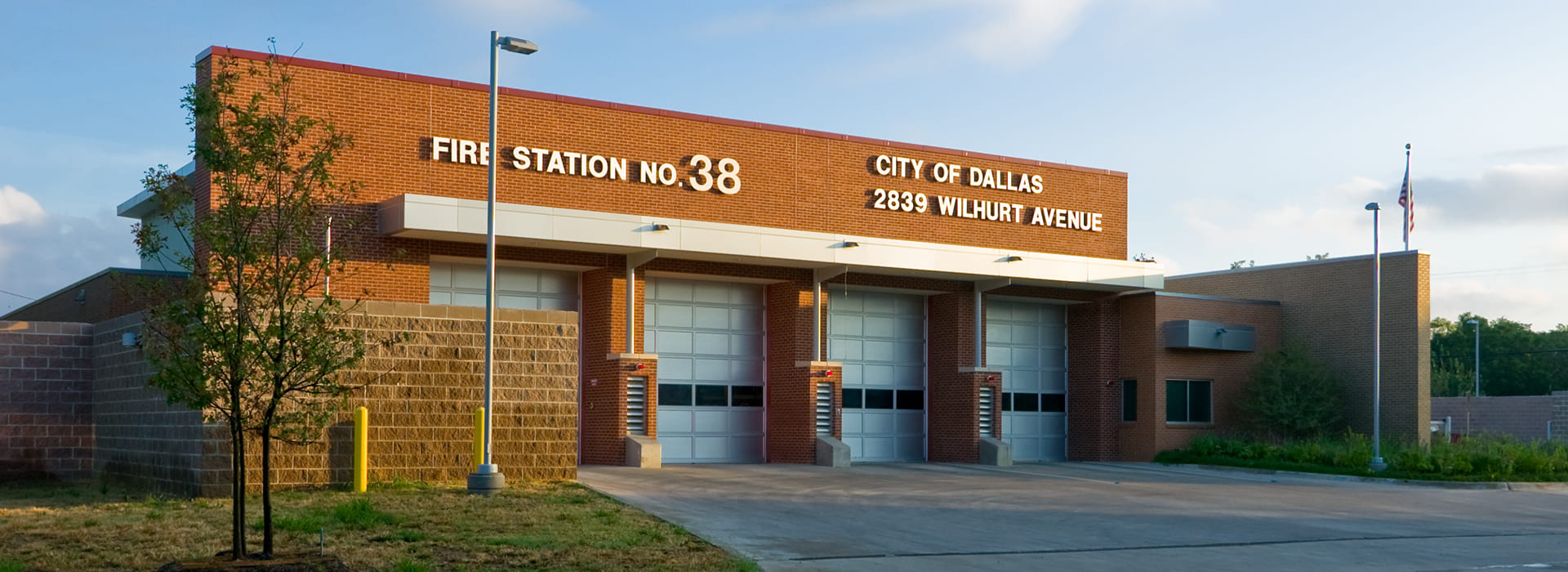 达拉斯第38号消防站丨GSR Andrade Architects-1