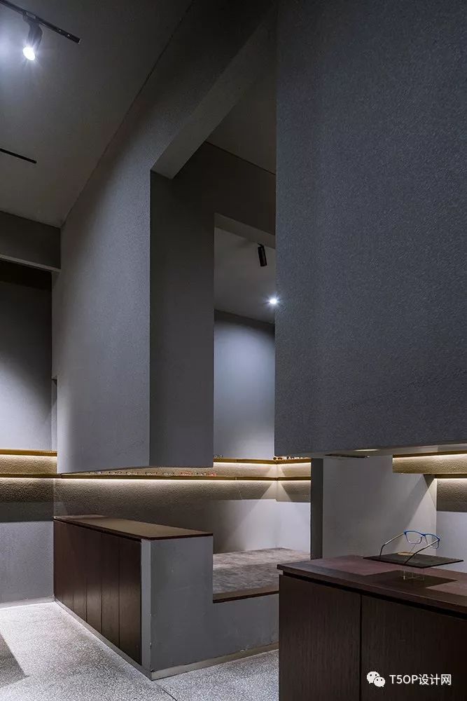 用玻璃与黄铜贯穿空间·北京阿目眼镜店铺-30