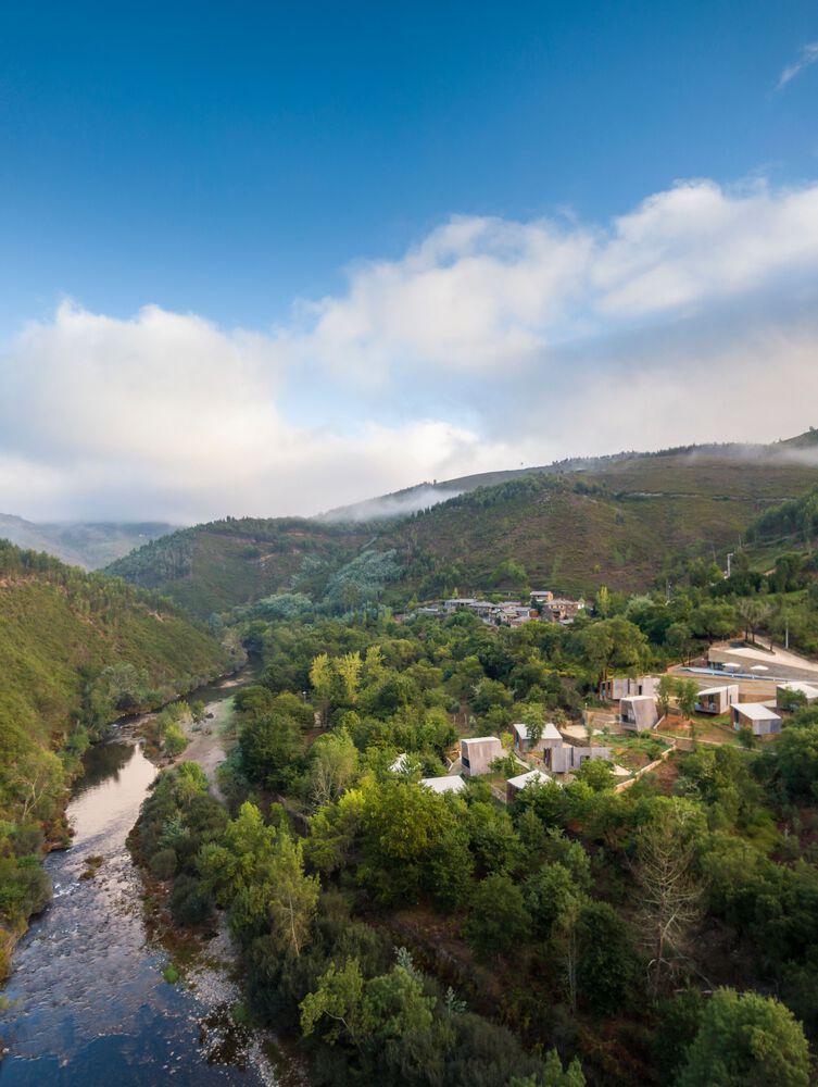 葡萄牙 Alvarenga 森林中的模块化小屋群丨SUMMARY-48