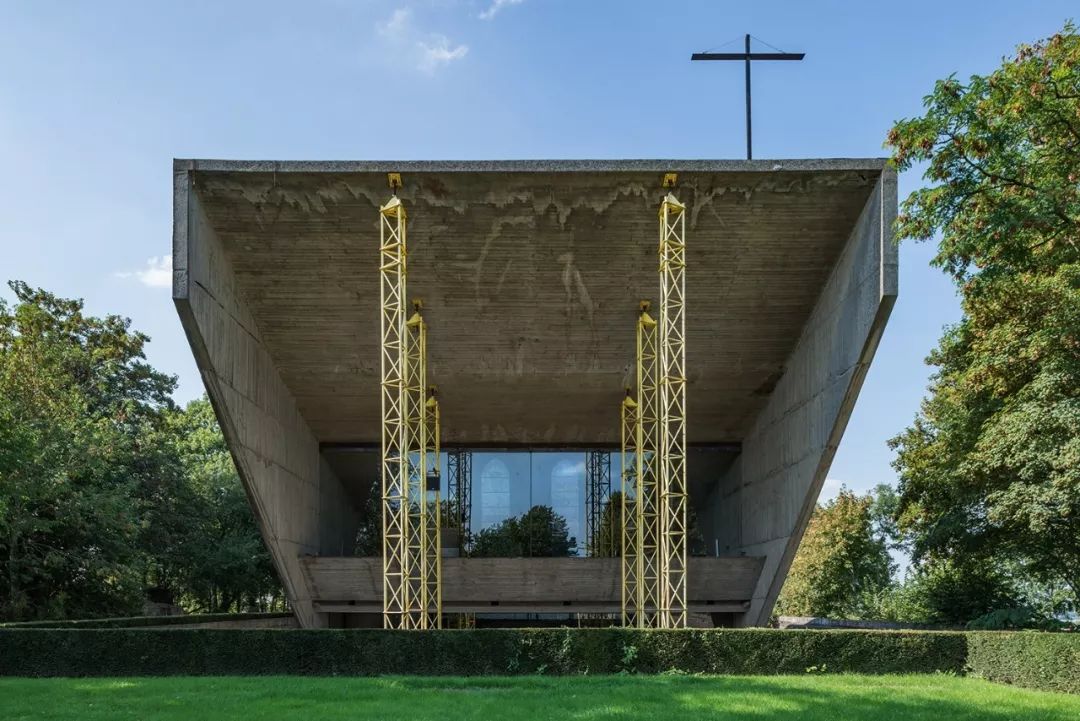 野兽派建筑大师 Juliaan Lampens 的室内设计魅力-55