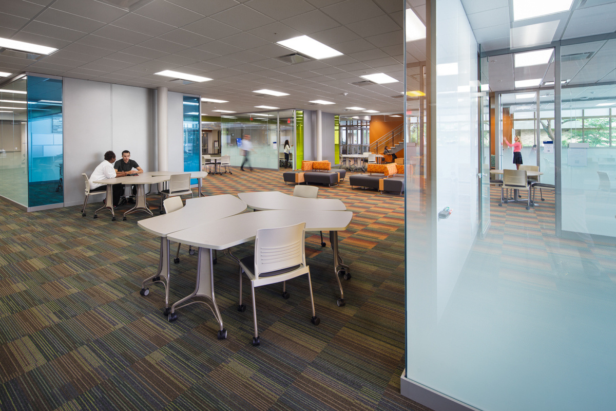 福克斯谷技术学院学生成功中心-11