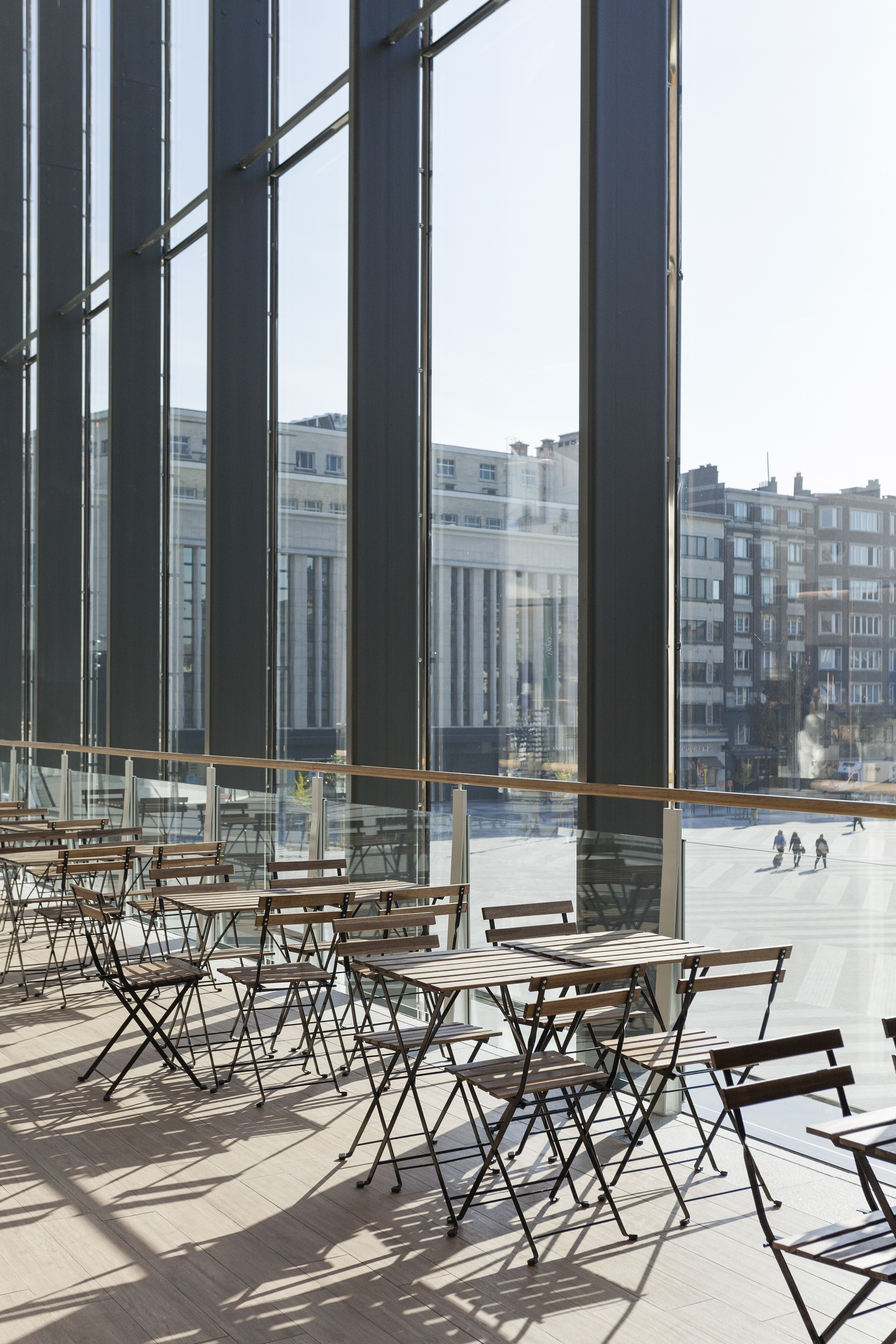 Charleroi Rive Gauche 购物中心-25