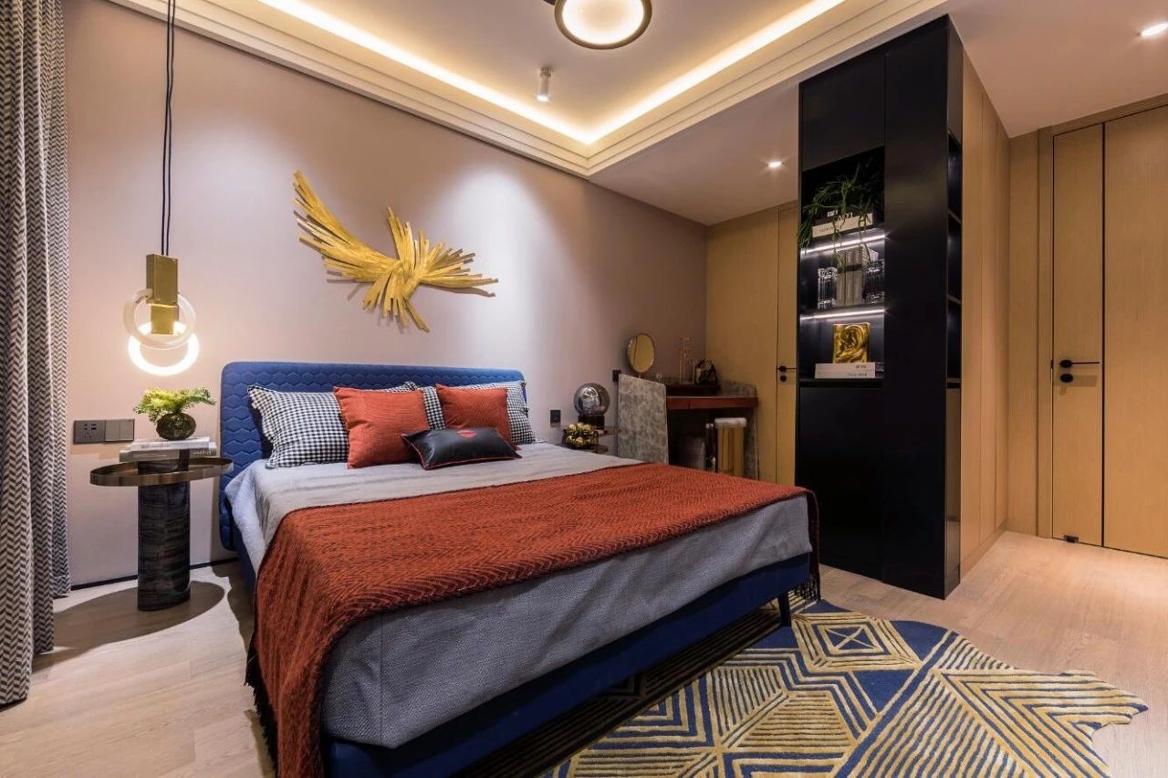 前卫艺术融合自然元素，打造浓烈色彩的现代空间-13