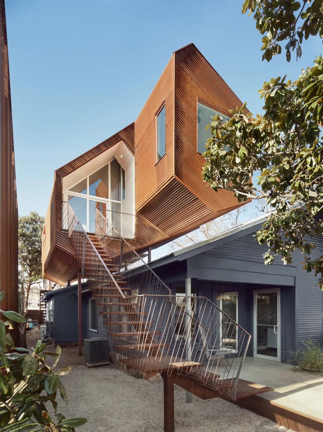 屋顶上的灵动工作室 · The Perch 小屋丨美国丨Nicole Blair-19