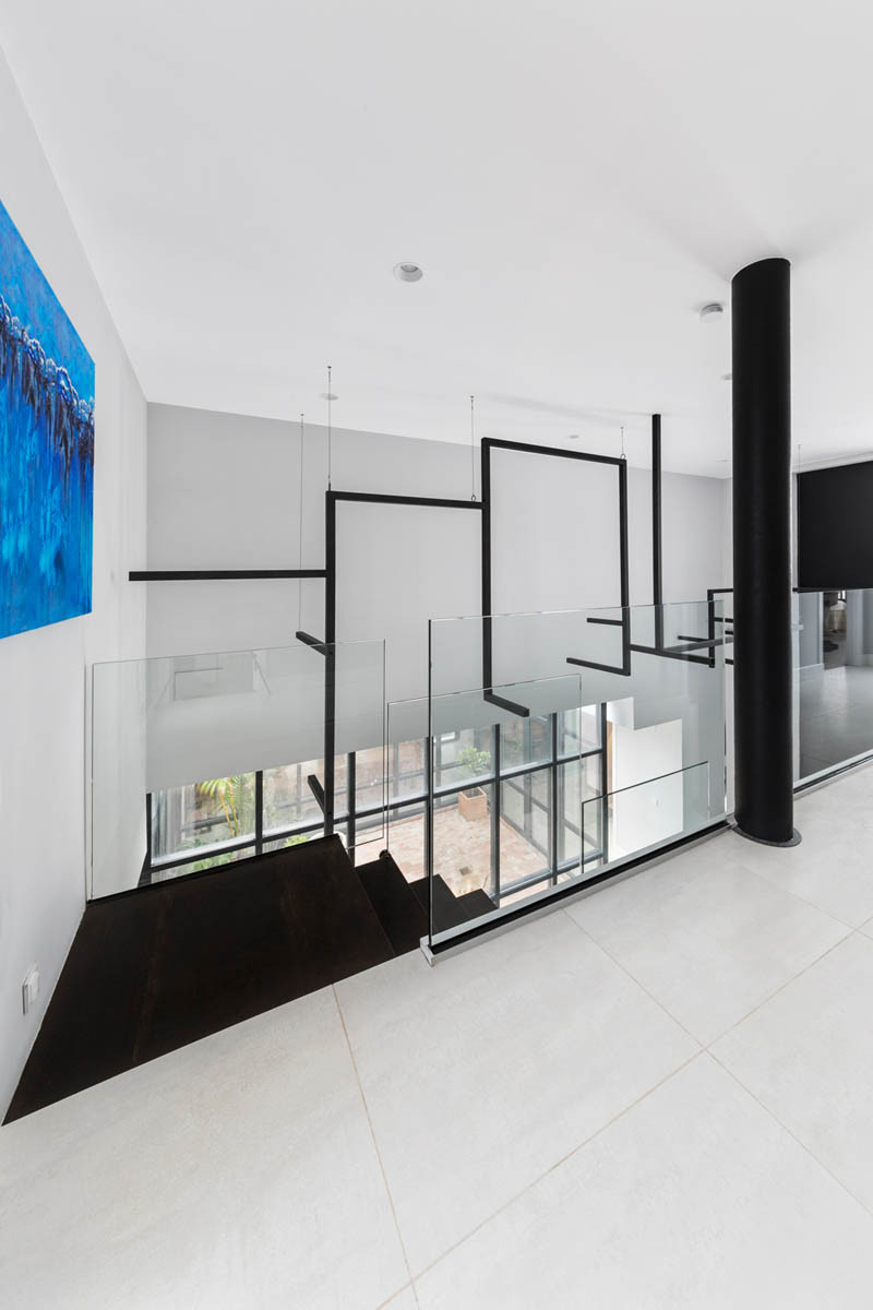 西班牙加的斯镇海滨别墅设计-26