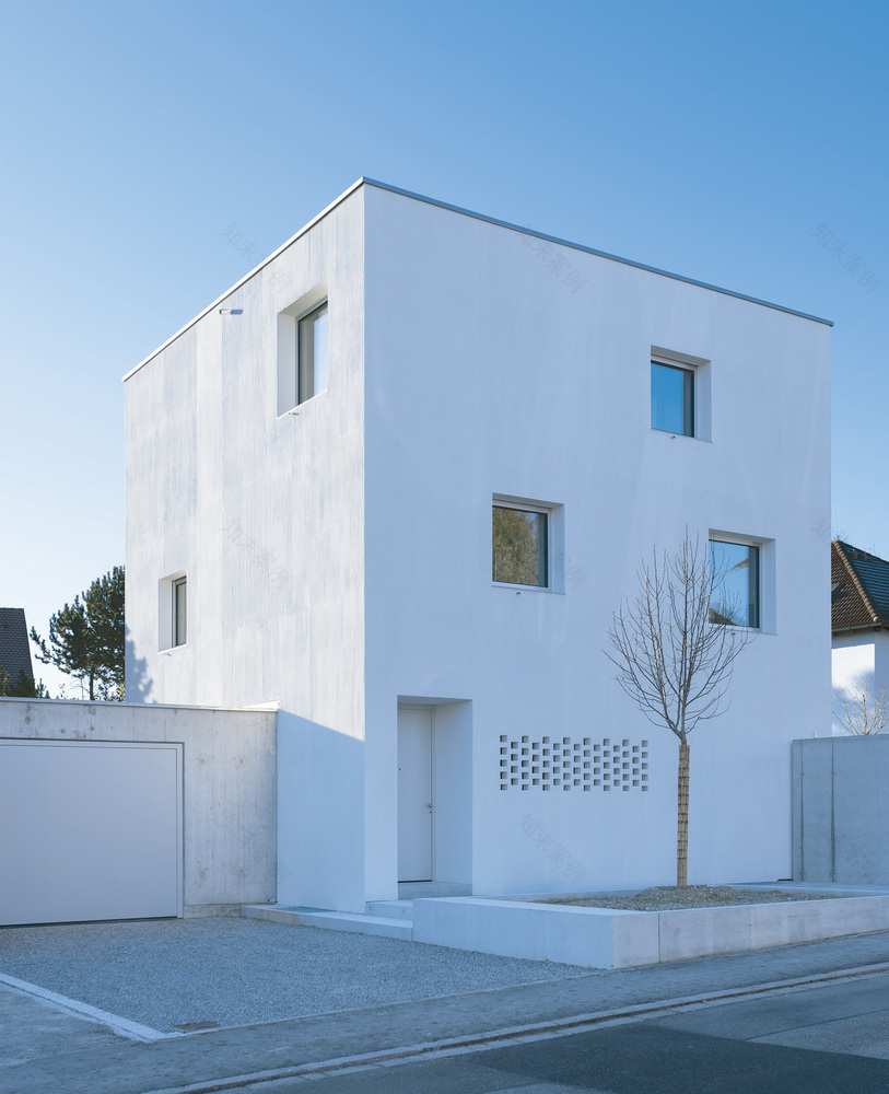 德国 Mering 年轻家庭现代住宅设计-35