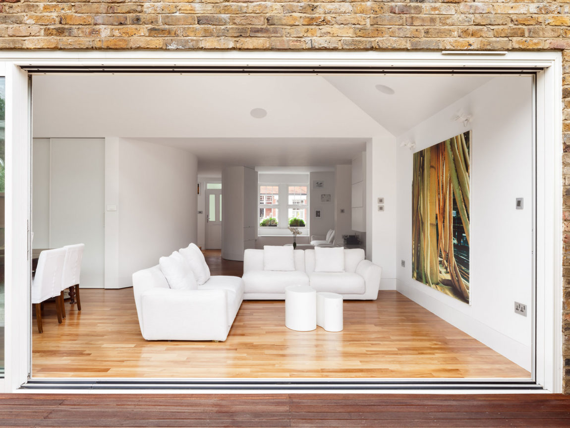 伦敦航海家庭梦幻之家 | 波浪墙与天窗的艺术-7