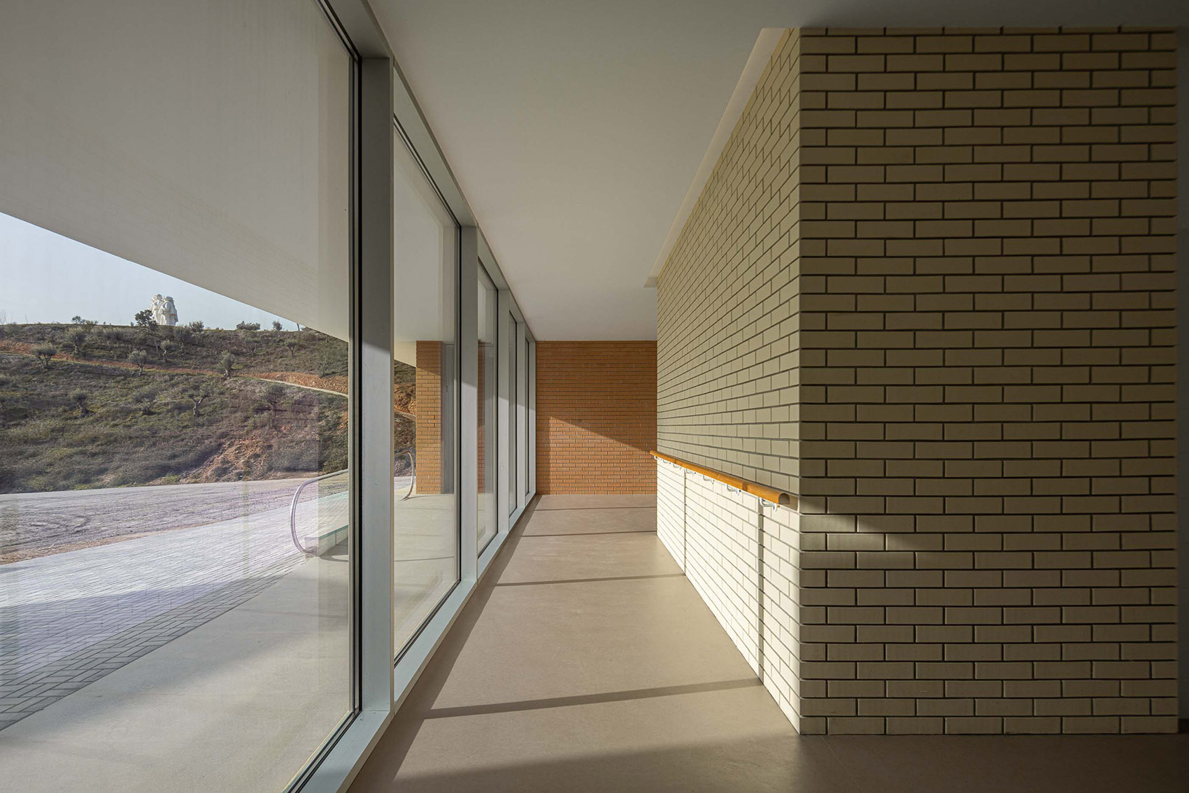 奥德米拉脑瘫患者康复中心丨葡萄牙丨奥德米拉市议会市政工程处-40