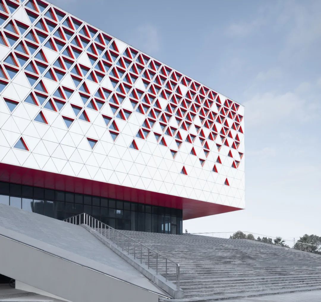 本土情感的广厦学院文体中心体育馆设计-60