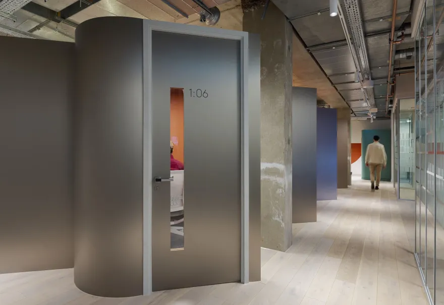 英国南安普敦 Mountbatten House 海滨风格办公室设计丨Hawkins,Brown,bUd studio-23