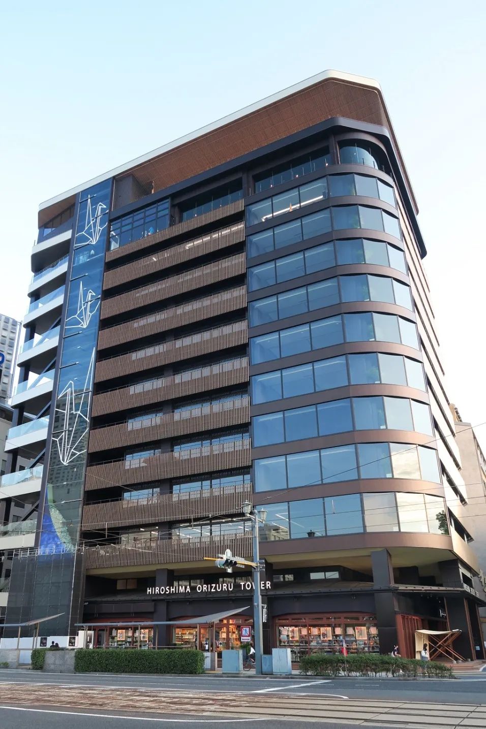 广岛纸鹤塔——城市新地标，和平与环保的设计典范-27