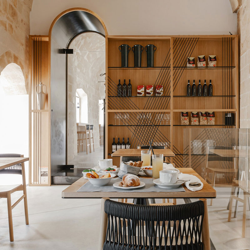 火山岩墙壁和古董花瓶：意大利的艾马斯特里迷你酒店-14