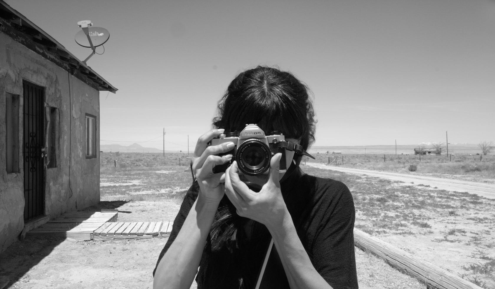 梦境之地 | 伊朗艺术家 Neshat 的美国梦解读-2