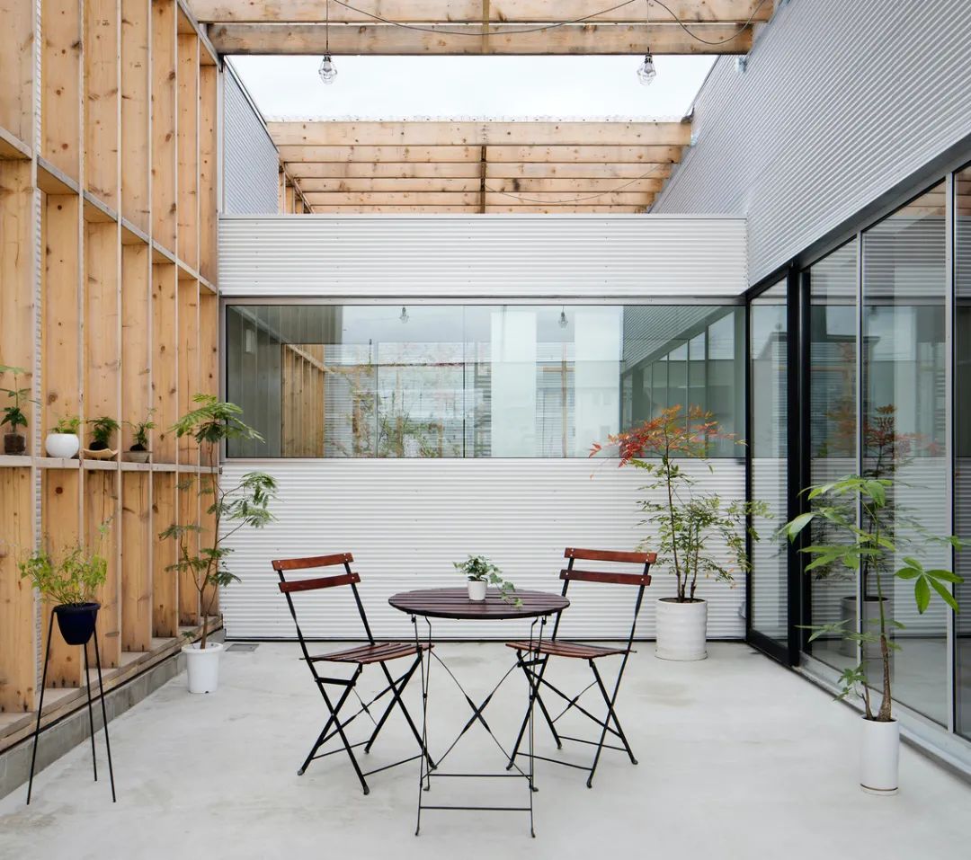 车库露台 · 独特半户外设计丨勾勾手设计网-40