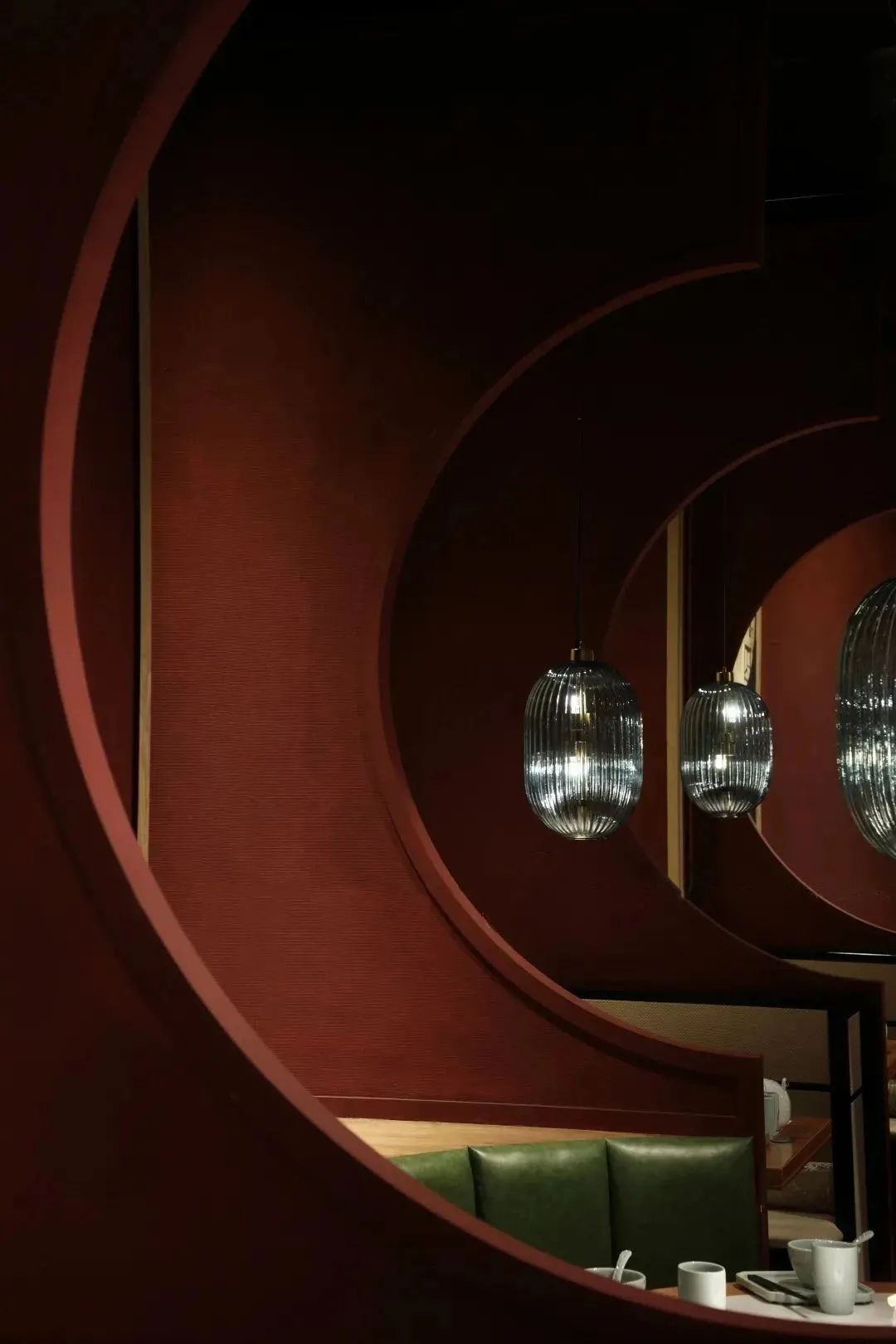 南京锦绣新中式餐厅 | 园林借景与中式色彩的完美融合-25